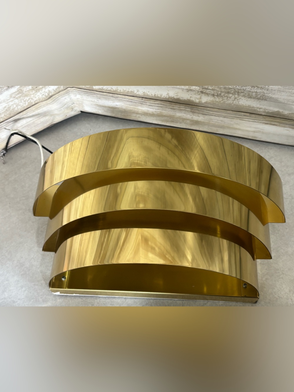 3-tiered cascading Brass metal wall sconce light fixture